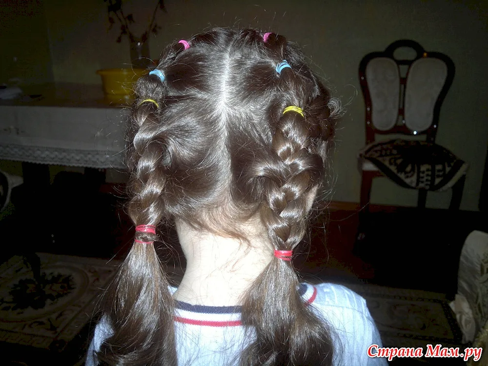 Hair for matinee in kindergarten. Kindergarten
