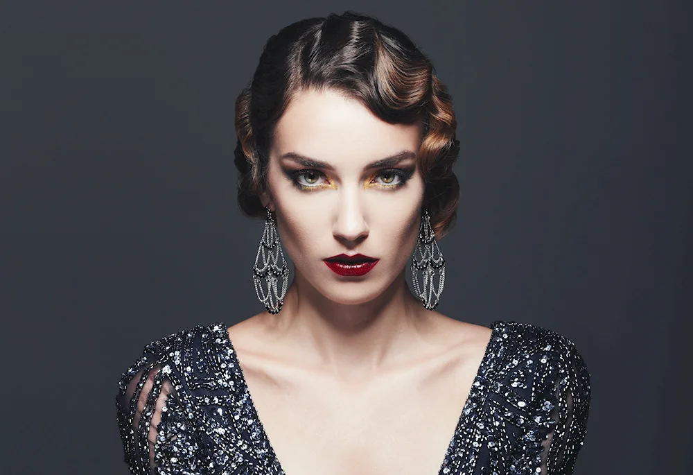Gatsby style make-up of the 20th century