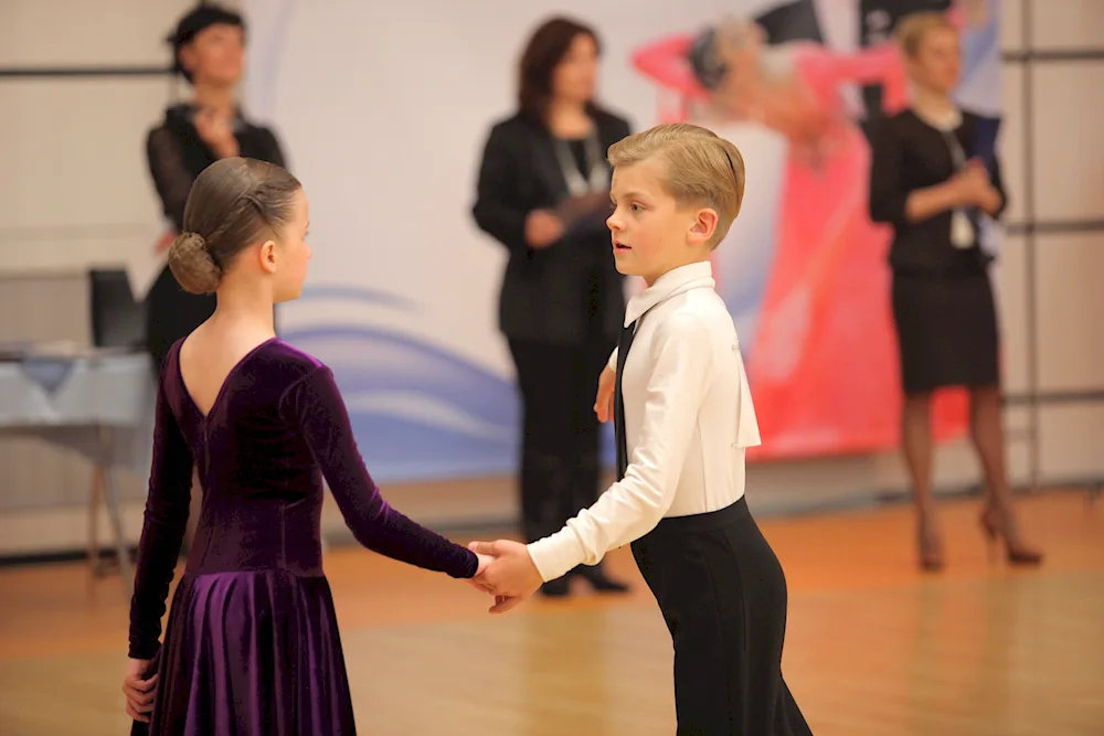 Hair styles for sport ballroom dancing