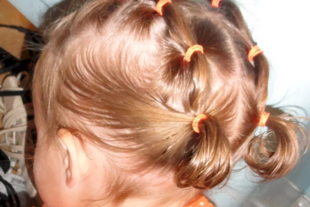 Hair with small curls