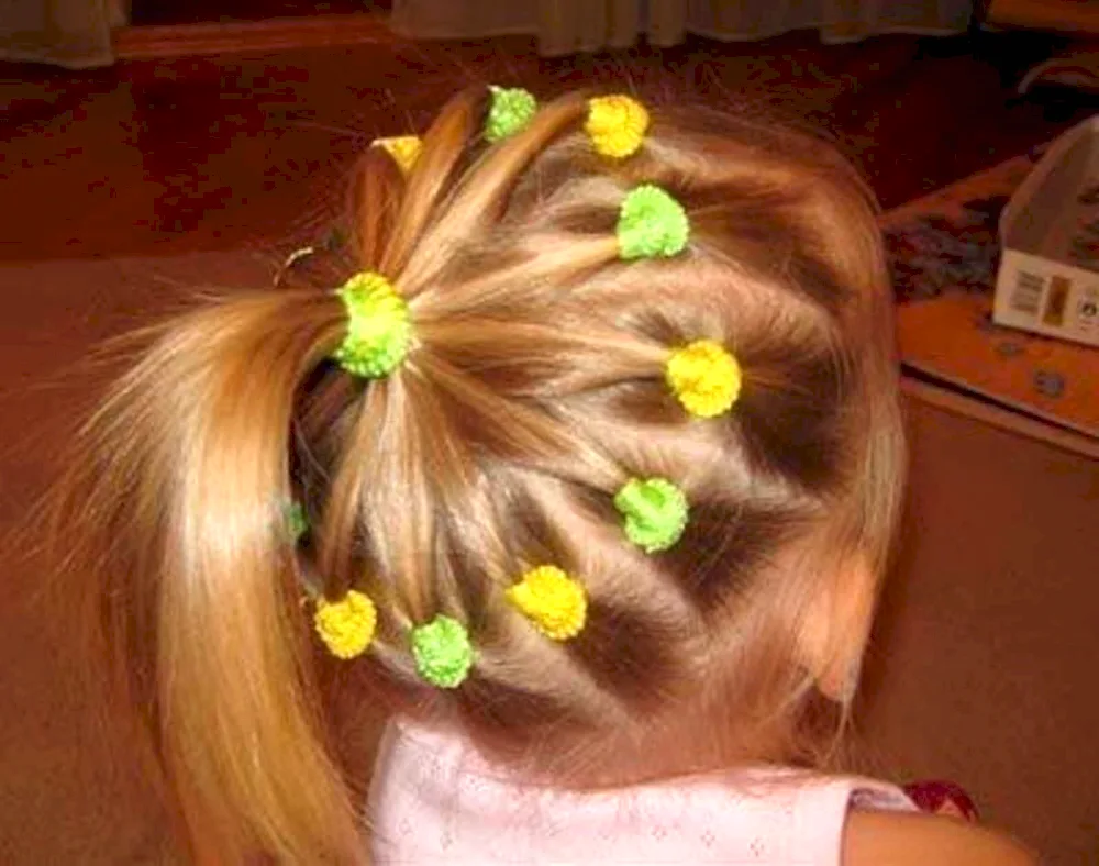 Girl hairstyle with headband for matinee