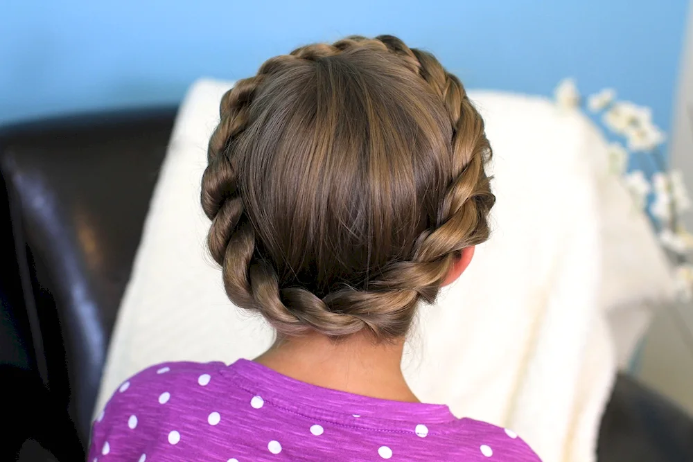 Basket basket hairstyle for girls