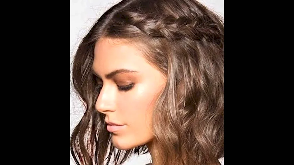 Hollywood wave on a bob without bangs