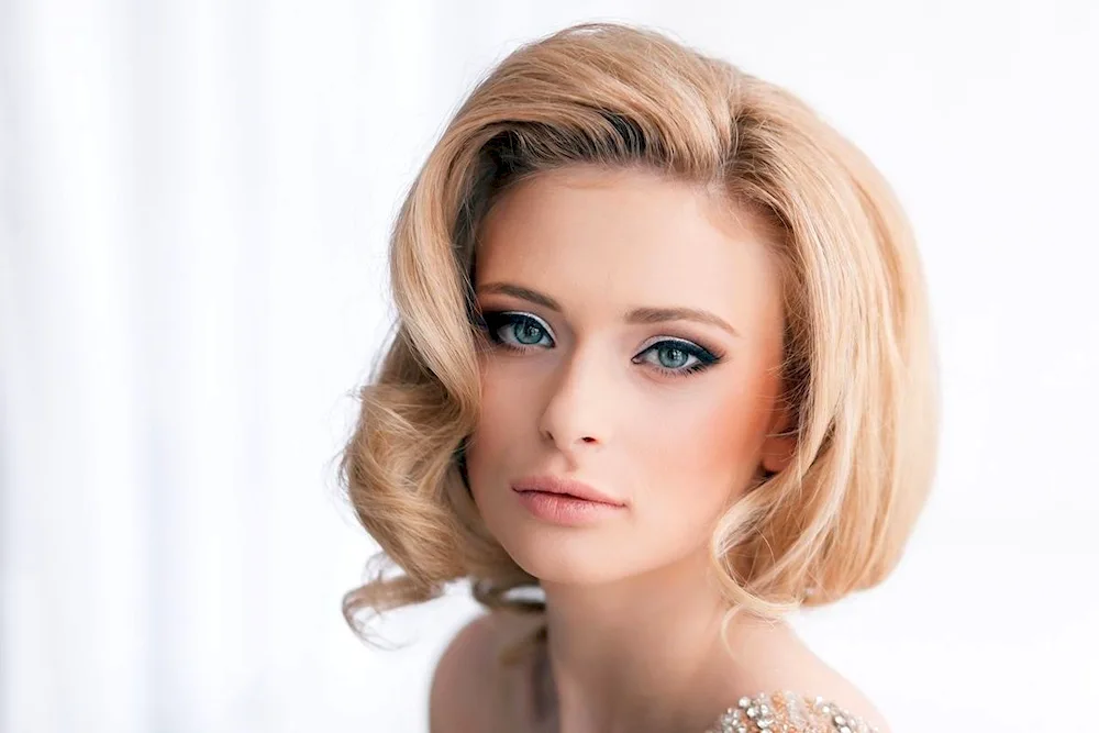 Curly haircuts for medium hair