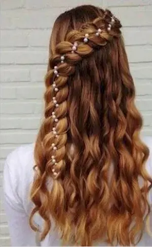 Hairstyles for Kindergarten Prom with loose hair