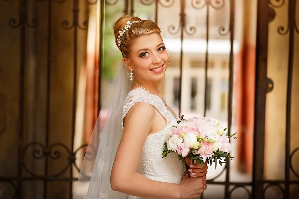 Hairstyles with veil