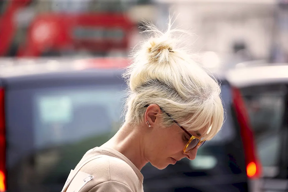 Ponytail hairstyles for short hair for women