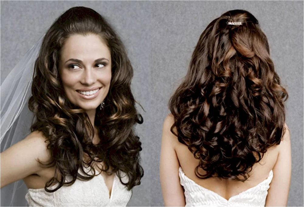 Curled hairstyles for long hair