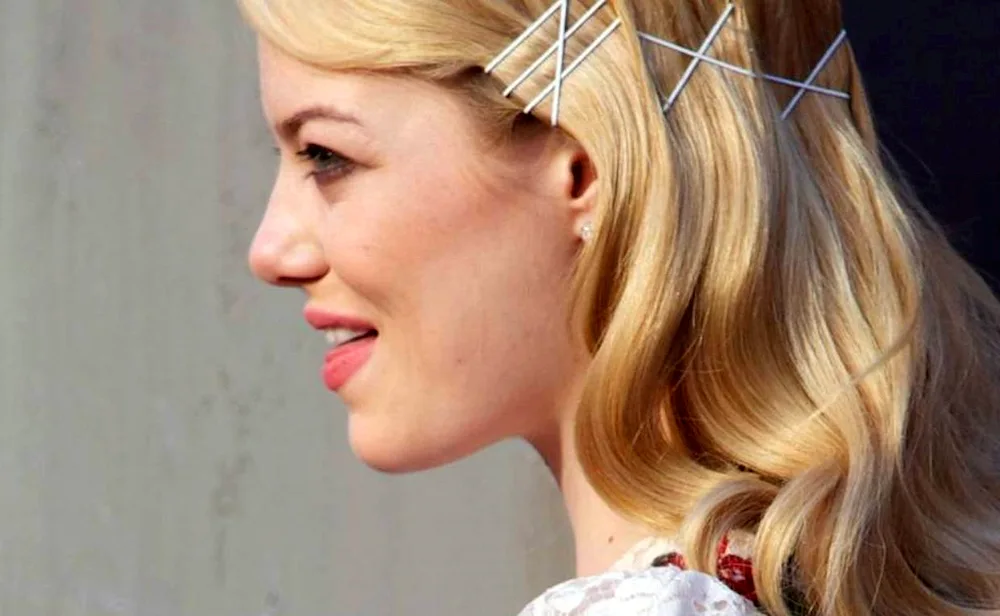 Hair with hairpins