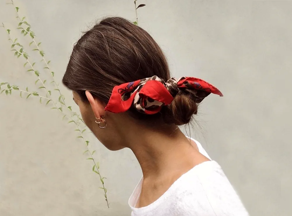 Bandana hairstyles for curly hair