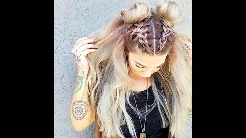 Simple hairstyles with loose hair