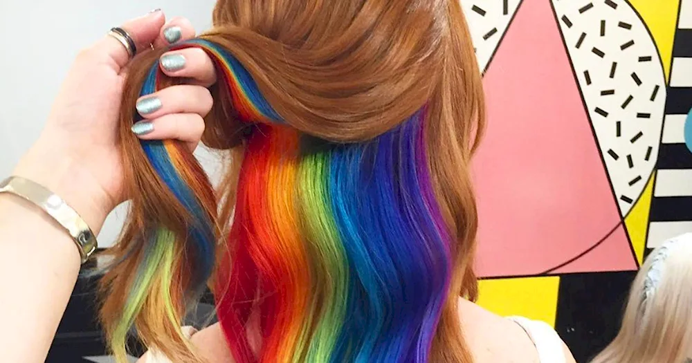 Hair styles with multicoloured strands