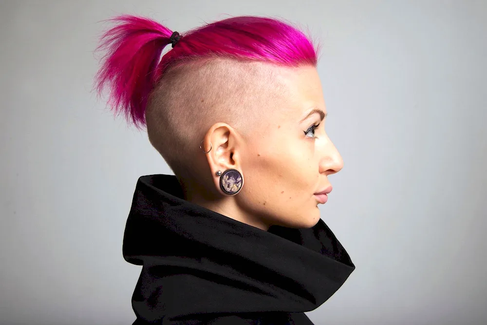 Shaved temples hairstyles for women