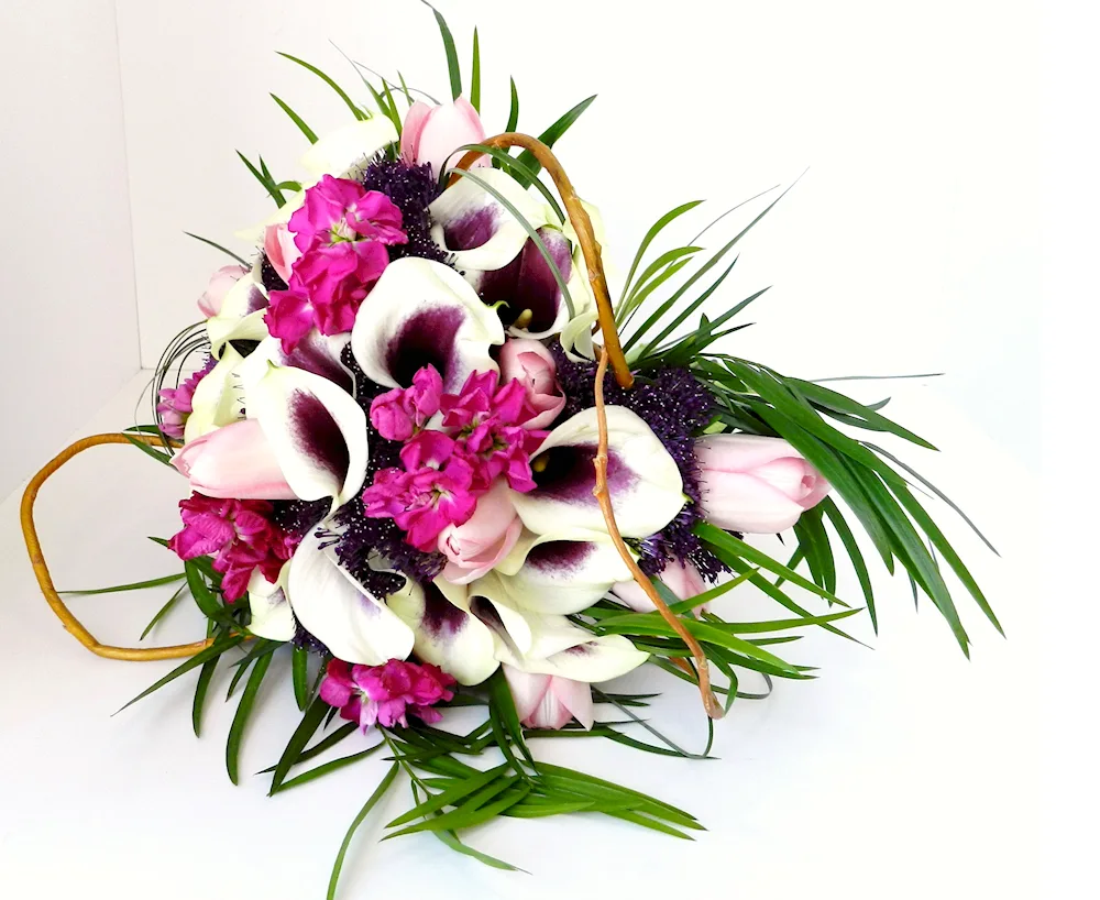 Protea Nutan Gloriosa Strelizia bouquet