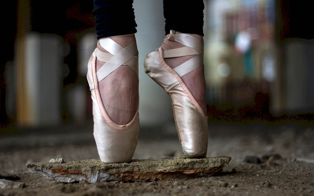 Pointe shoes of Nikolai