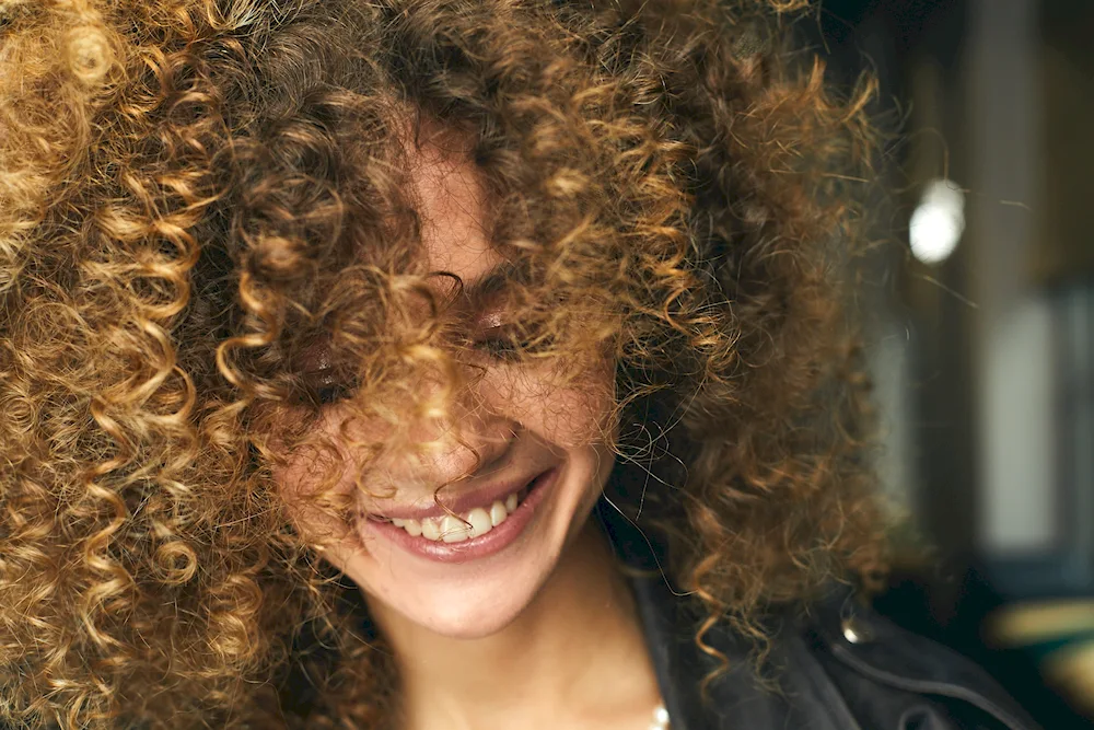 Curly Clara