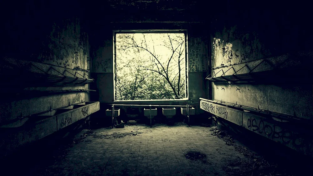 Past. Abandoned room
