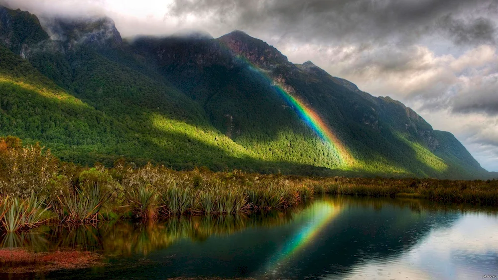 A multicoloured rainbow