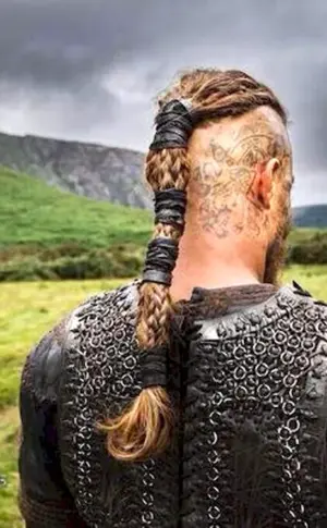 Ragnar Lothbrok braid