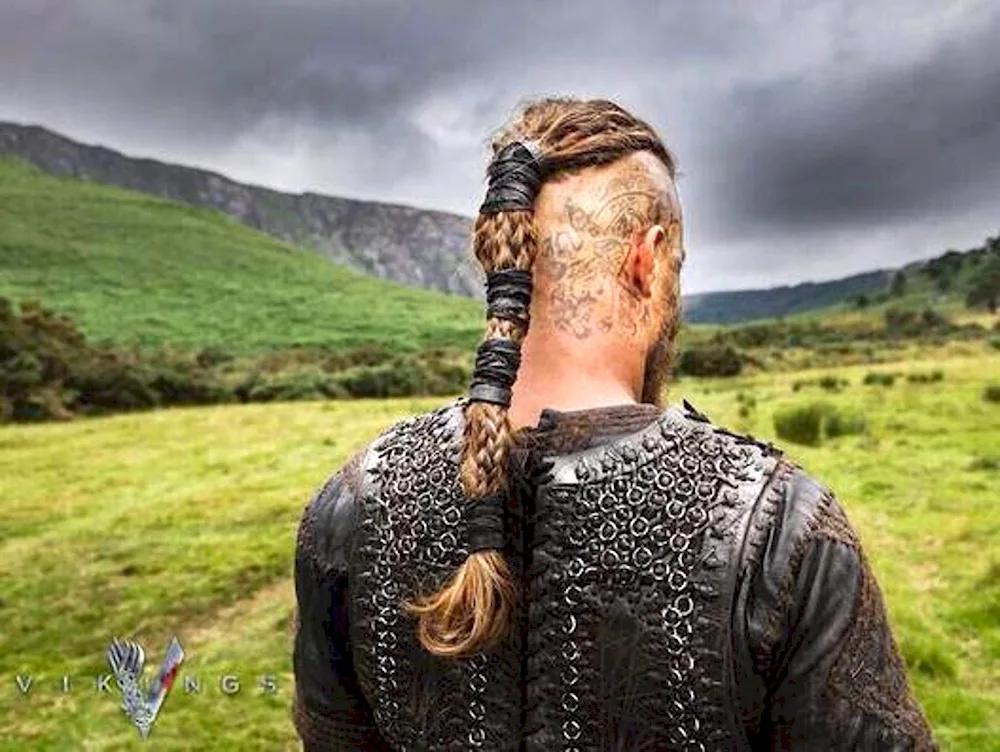 Ragnar Lothbrok braid