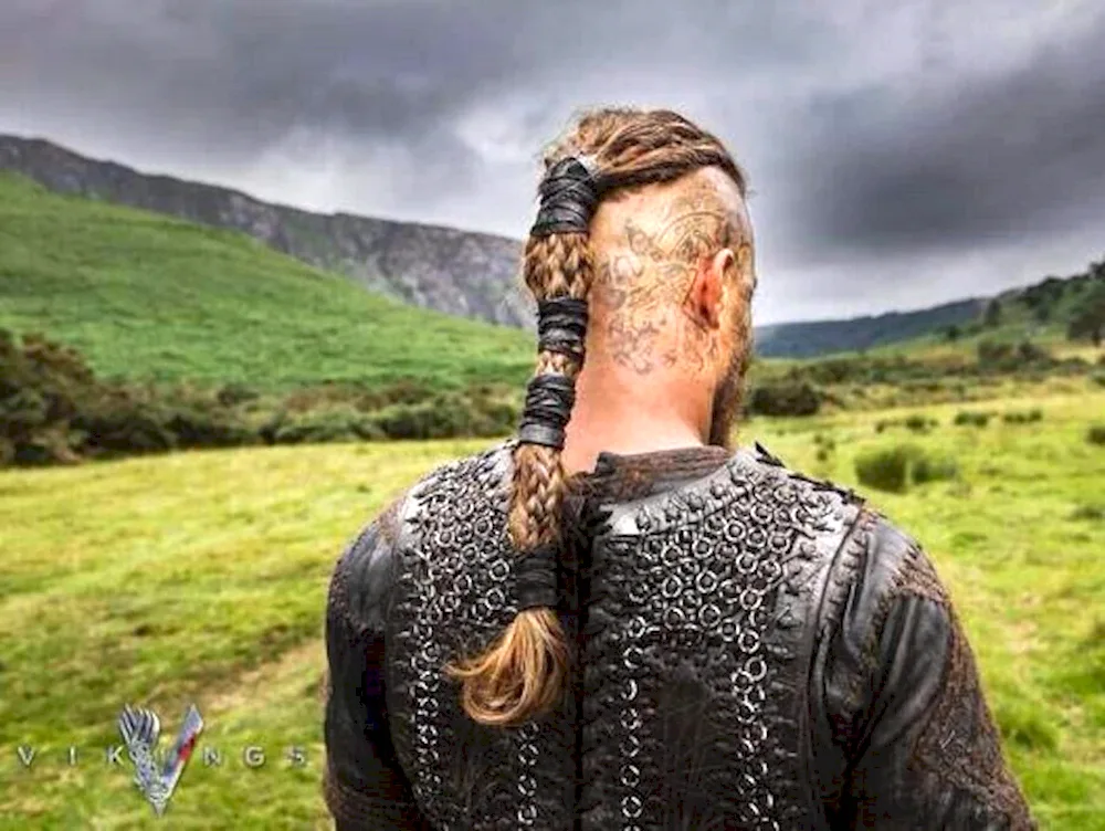 Ragnar Lothbrok braid