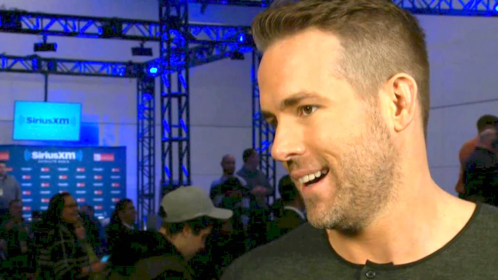 Ryan Reynolds haircut