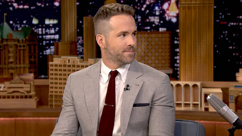 Ryan Reynolds paper man