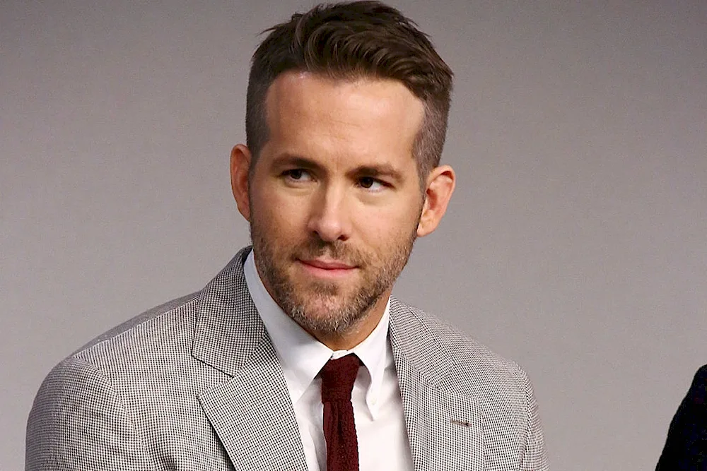 Ryan Reynolds haircut