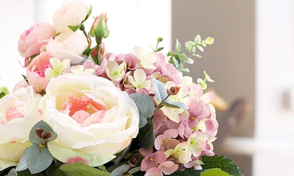 Ranunculus and eustoma