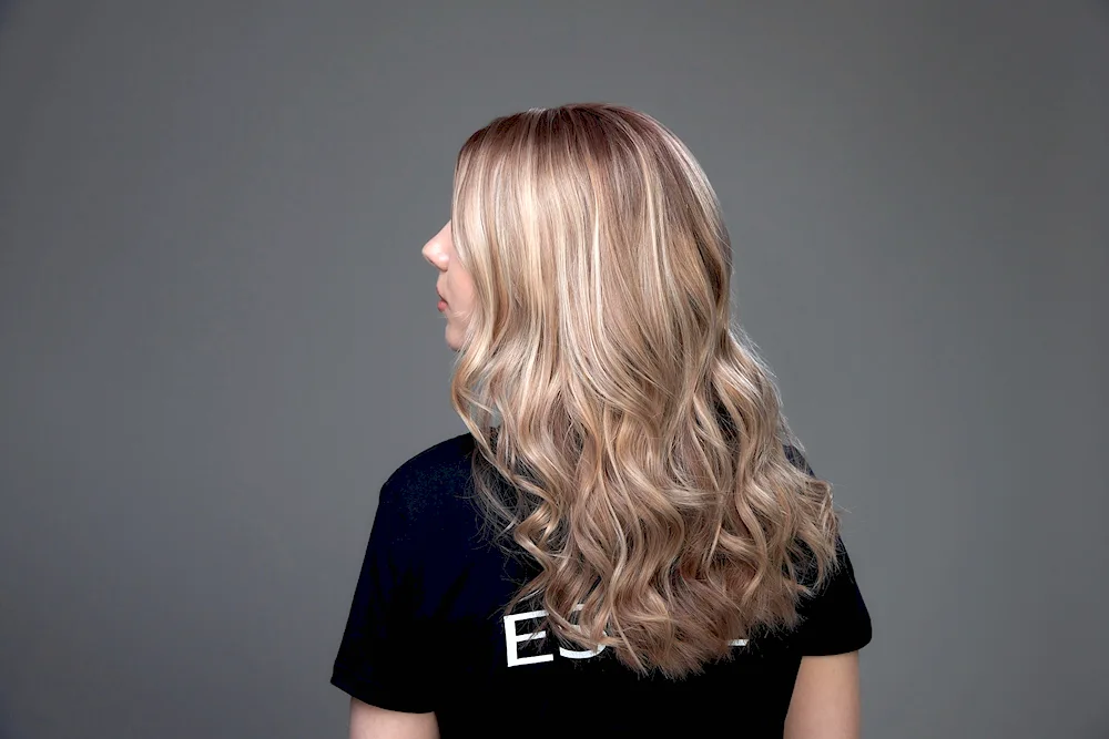Stretch your hair from dark to light