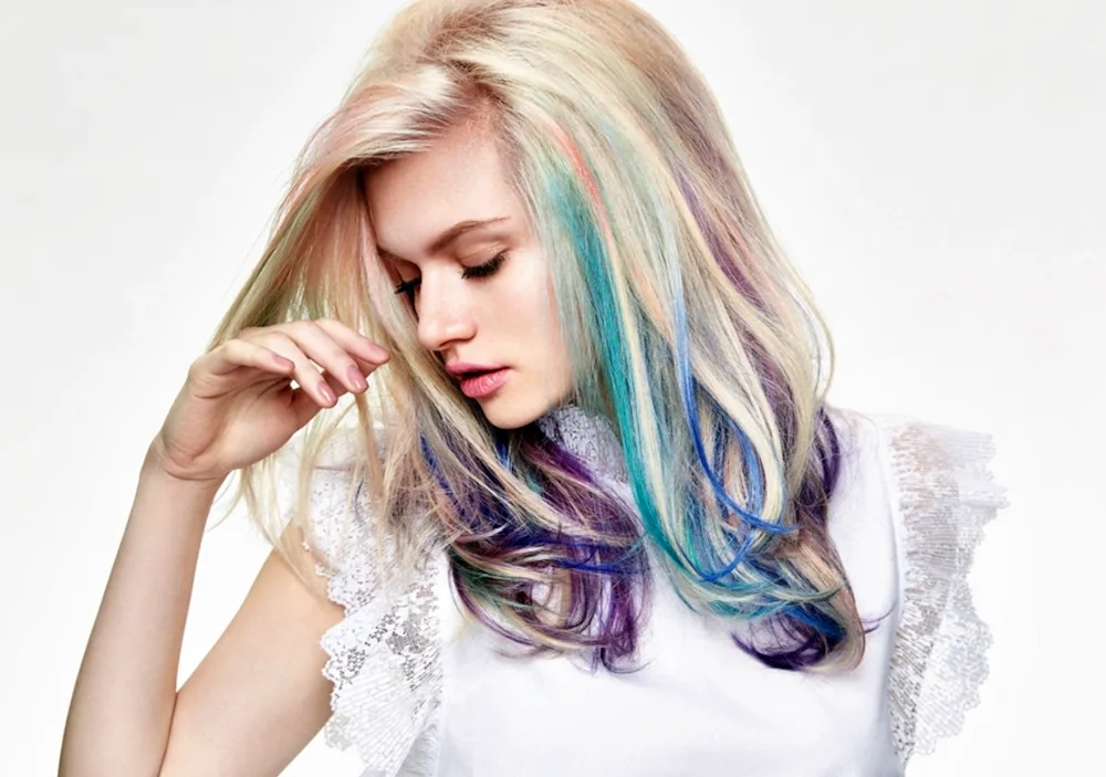 Coloured strands