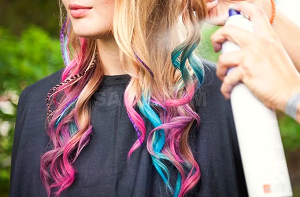 Coloured strands
