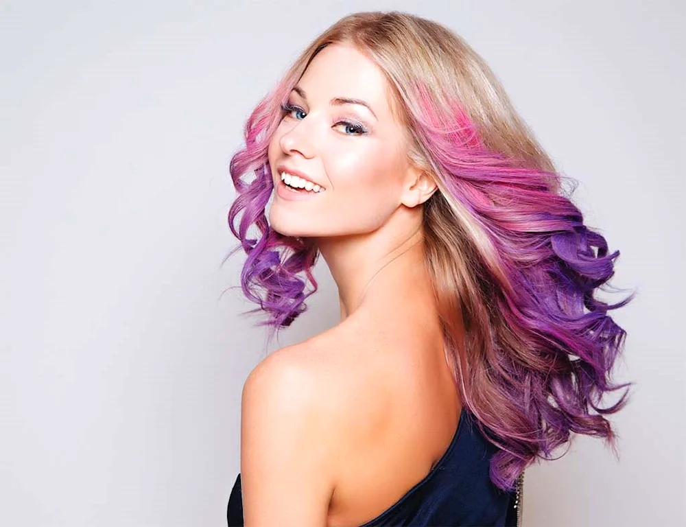 Coloured strands