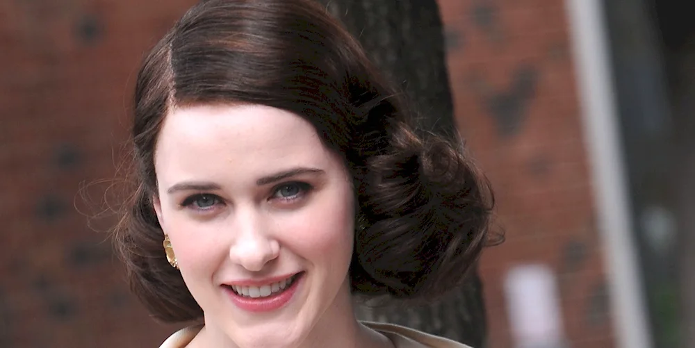 Rachel Brosnahan's Mrs Maisel series with other people. Brosnahan