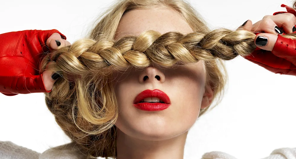 Lagerta hairstyle