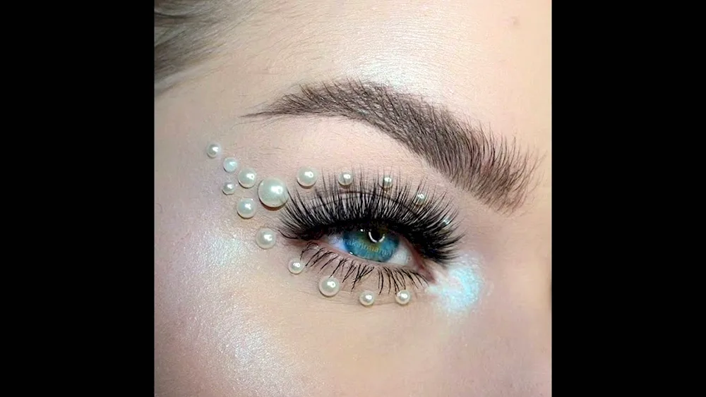 Rhinestones with rhinestones