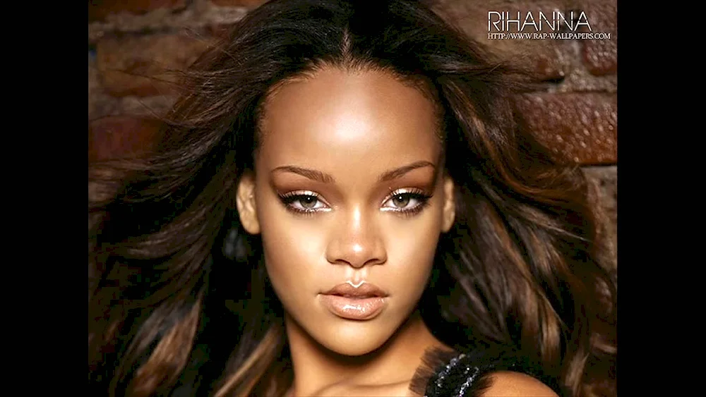 Rihanna forehead