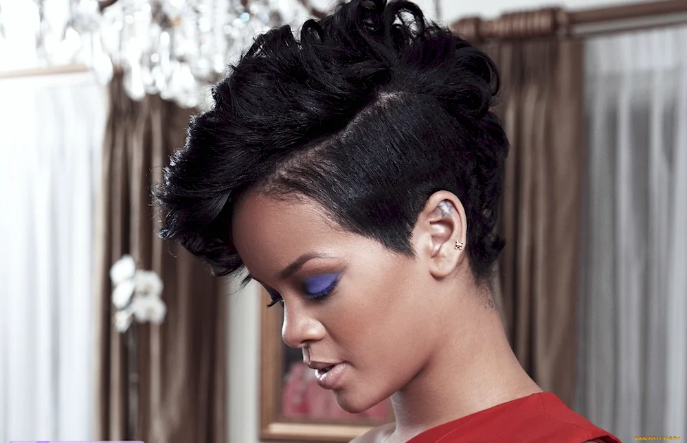 Rihanna asymmetrical bob