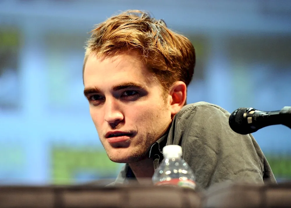 Robert Pattinson