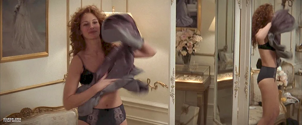 Julia Roberts. Roberts in lingerie beauty