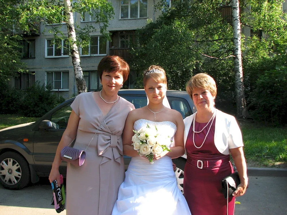 Parents at the wedding outfit