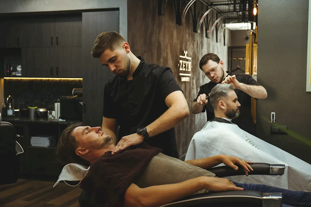 Roman Nuzhin Barber