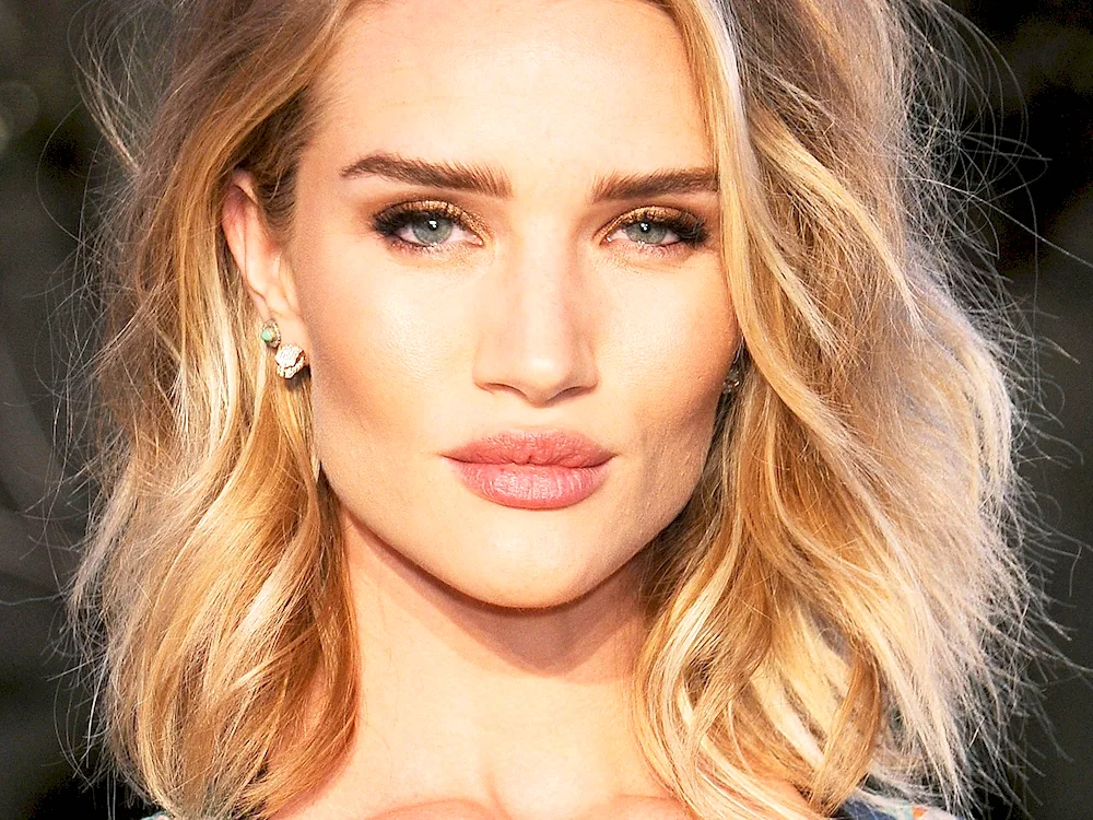 Rosie Huntington- Whiteley