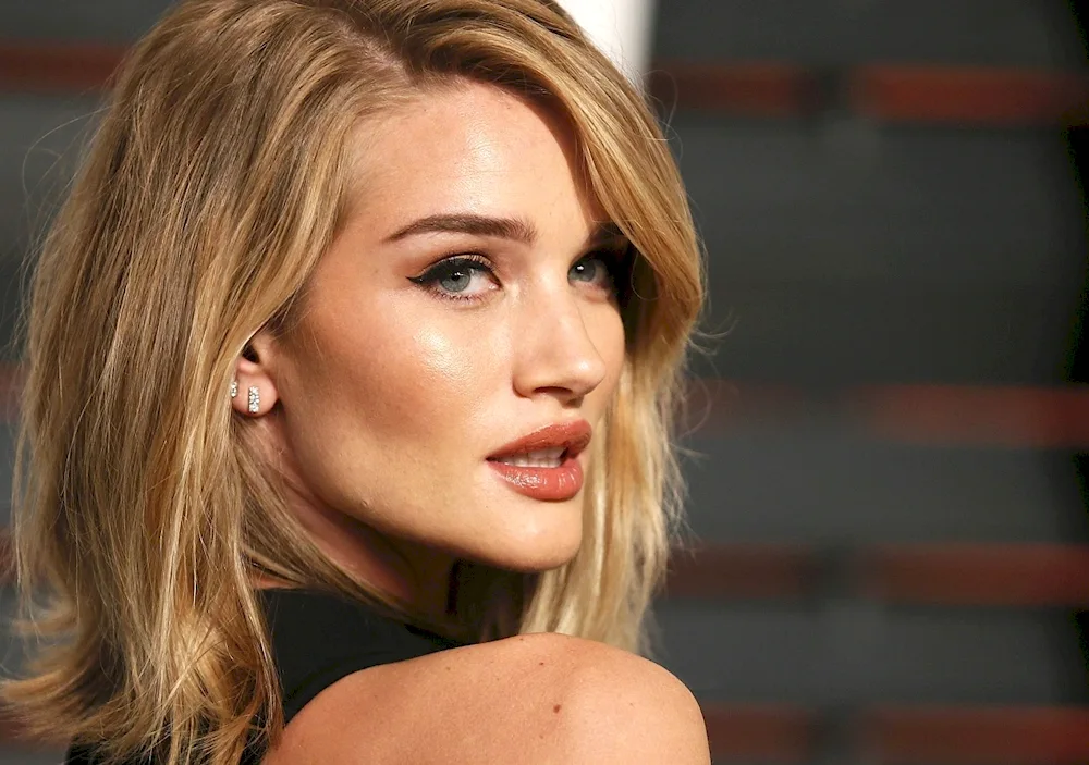AIRTOUCH pearl blonde haircut 2022