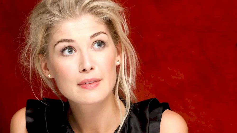 Rosamund Pike