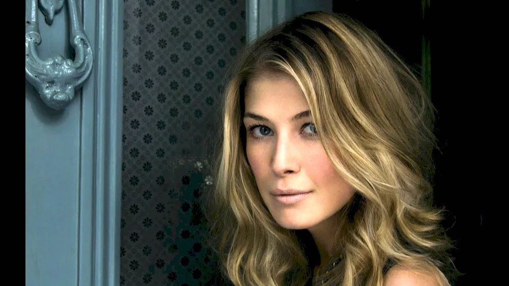 Rosamund Pike