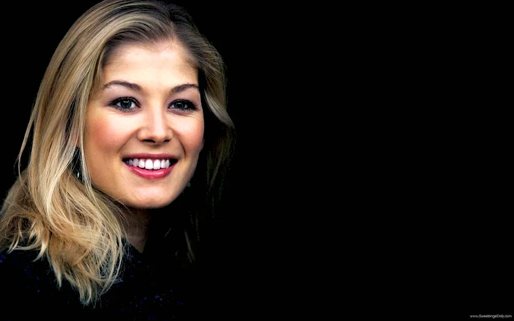 Rosamund Pike