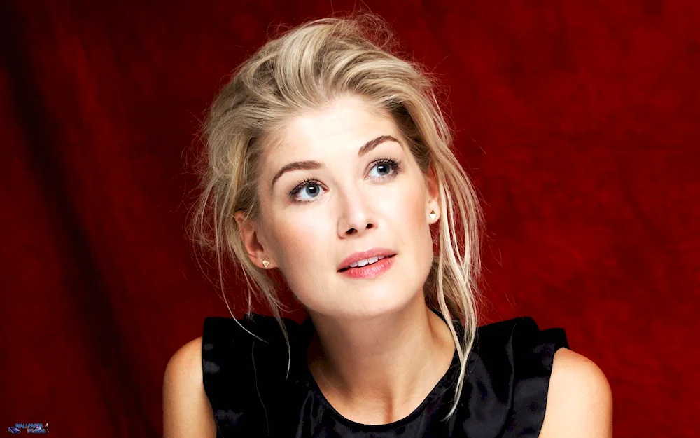 Rosamund Pike