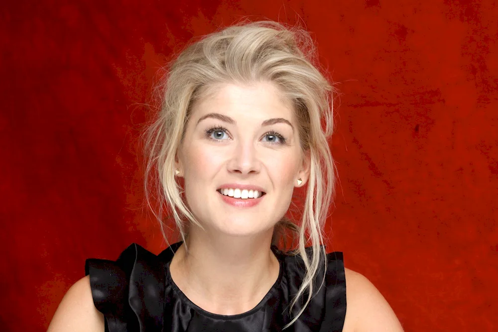 Rosamund Pike