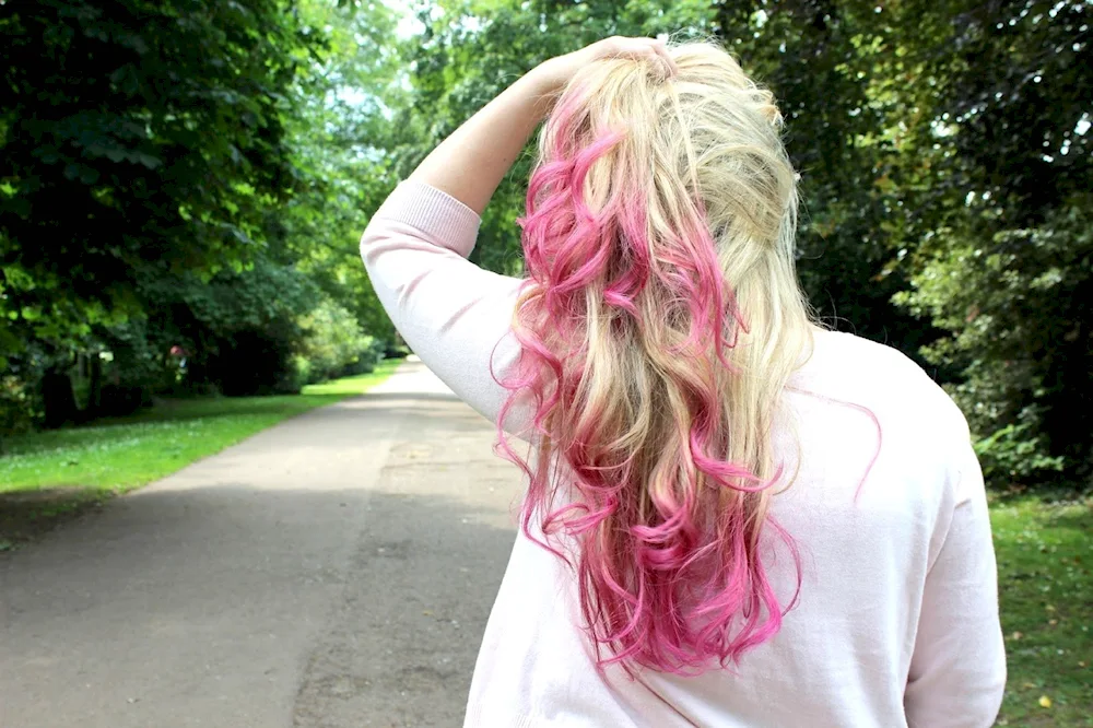 Coloured hair colouring for long hair